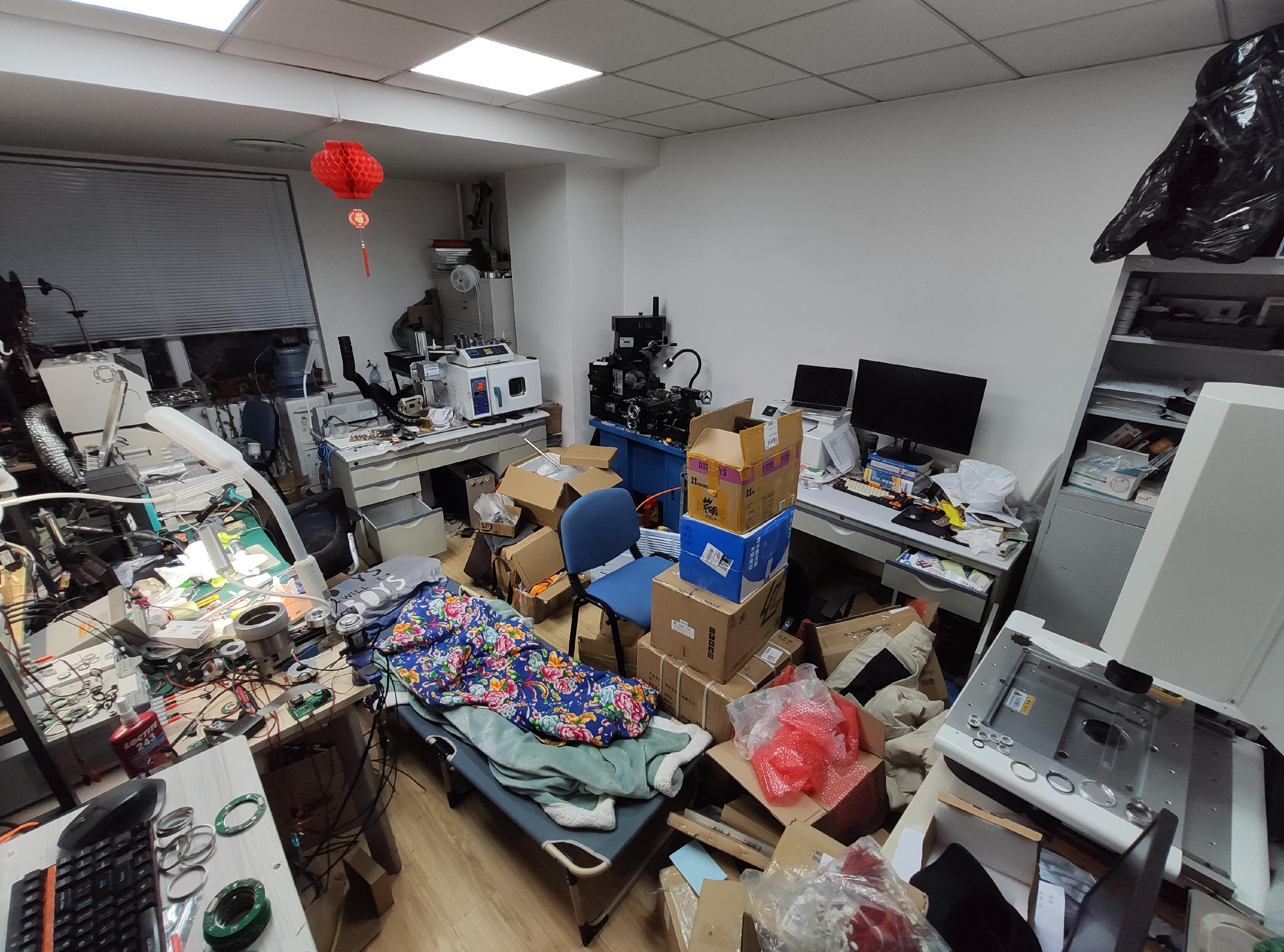 业务上量快离开北京初创办公室时的场景.jpg