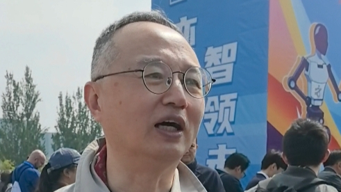 天工成全球首個人形機器人半馬冠軍，負責人：非常高興，超常發(fā)揮
