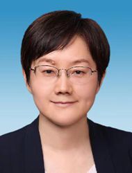 张莹.jpg