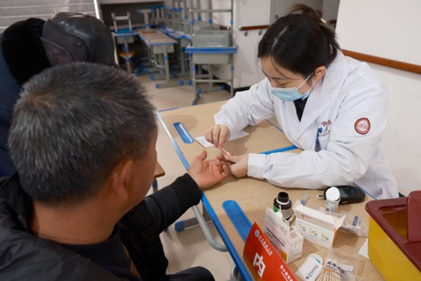 新春走基层丨年味里的青春:“护苗”成长 “助农”增收