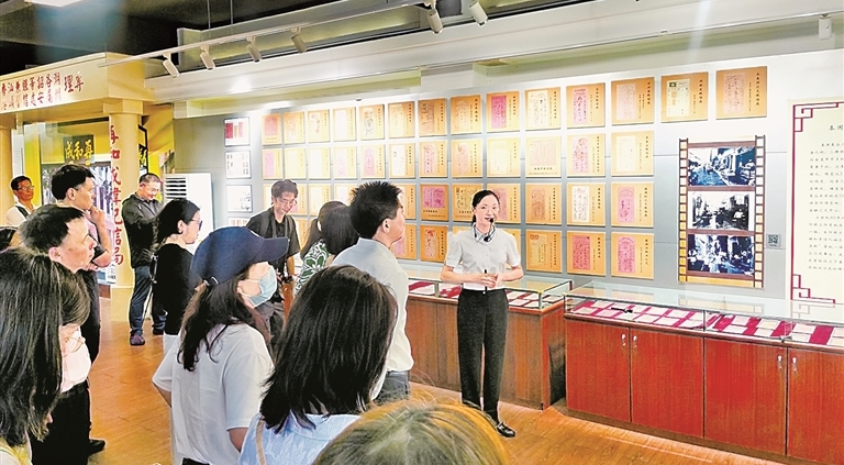 Transforming More Static Historical Materials into Spiritual Carriers: A Perspective on the Revitalization and Inheritance of Archival Literature Heritage from the Perspective of Overseas Chinese Criticism