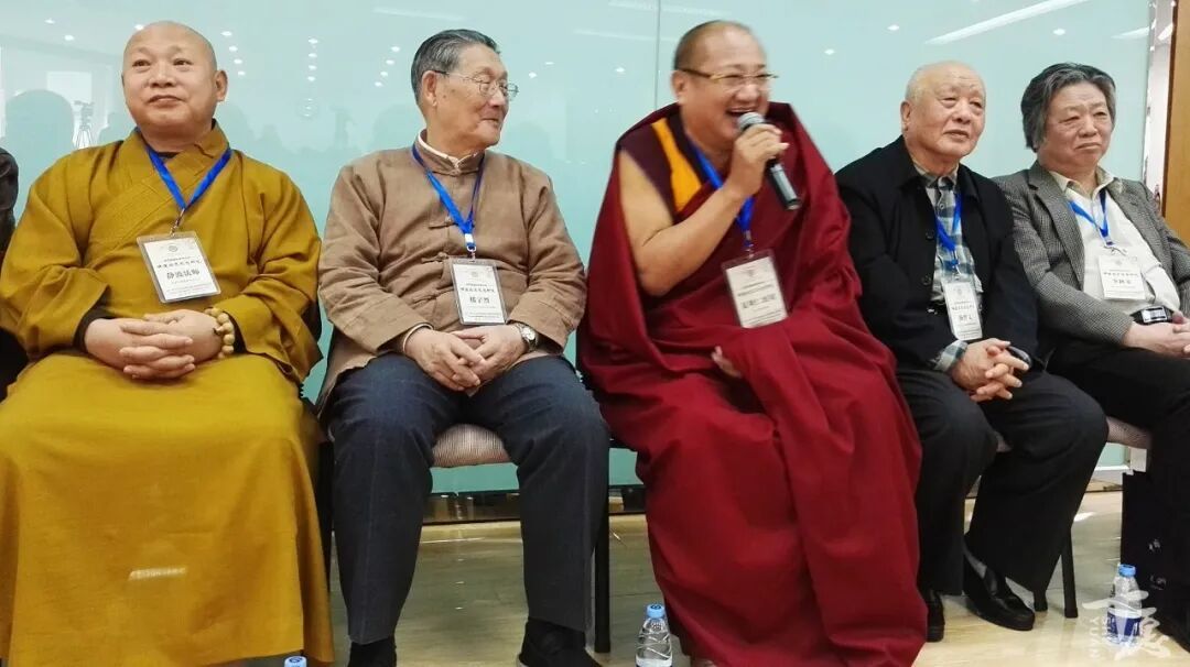 楼宇烈教授(左二)和杨曾文教授(右二)共同出席第六届国际佛学论坛