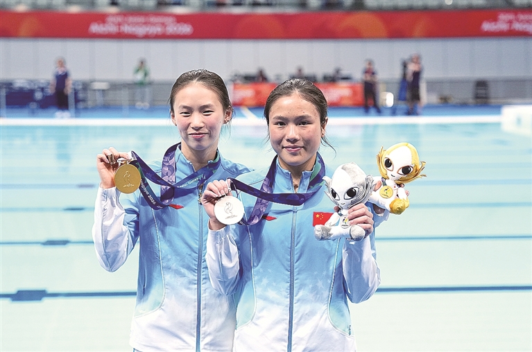 “有一股力量,一代代传下来”——陈芋汐谈中国跳水队的成长与传承 “有一股力量,一代代传下来”——陈芋汐谈中国跳水队的成长与传承