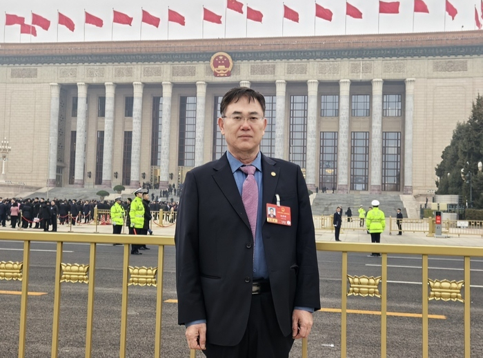 全国人大代表陈恩明：建议放开C5驾照营运资格，让更多残疾人兄弟实现灵活就业