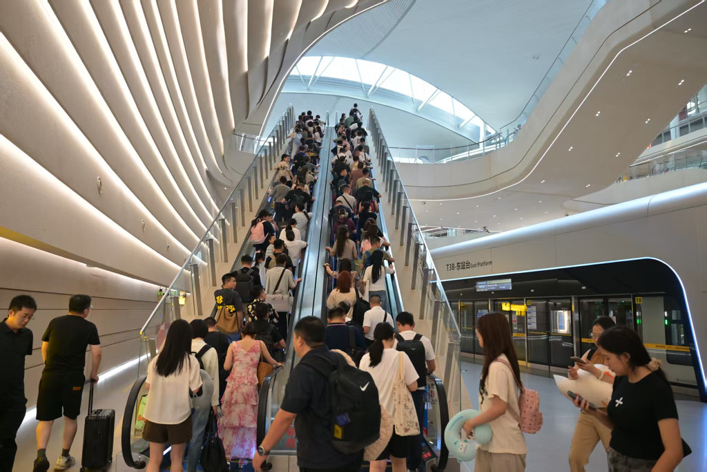 旅客抵达重庆江北国际机场T3B航站楼。受访单位供图