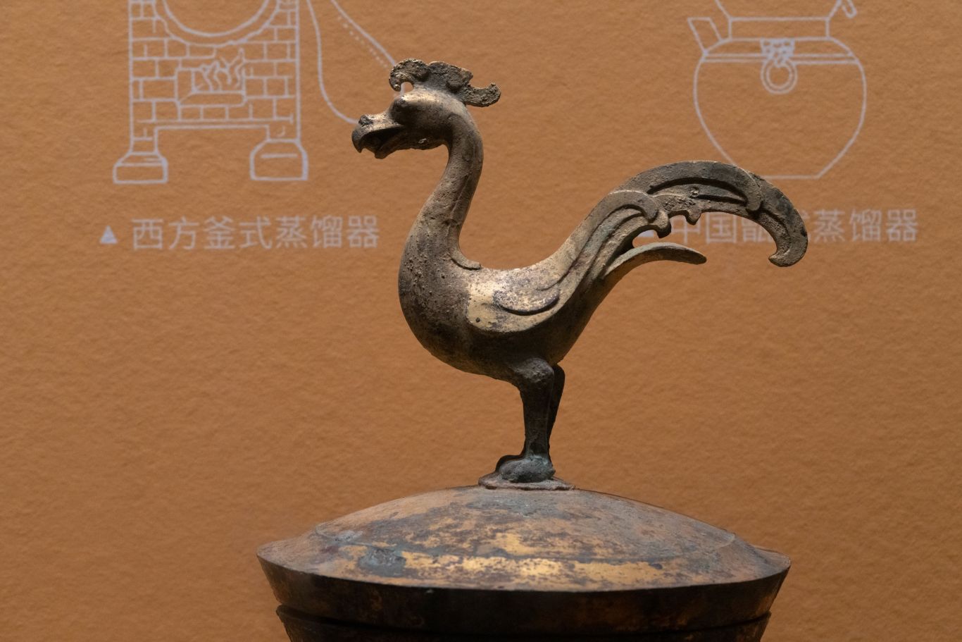 DSC08124 鎏金鳳鳥(niǎo)銅鍾-漢-銅器-紋樣-吉祥.jpg