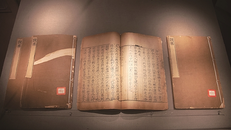 “石上之文”与“纸上之史”的时空对话——“融·云冈艺术高校巡展”走进武汉大学 “石上之文”与“纸上之史”的时空对话——“融·云冈艺术高校巡展”走进武汉大学