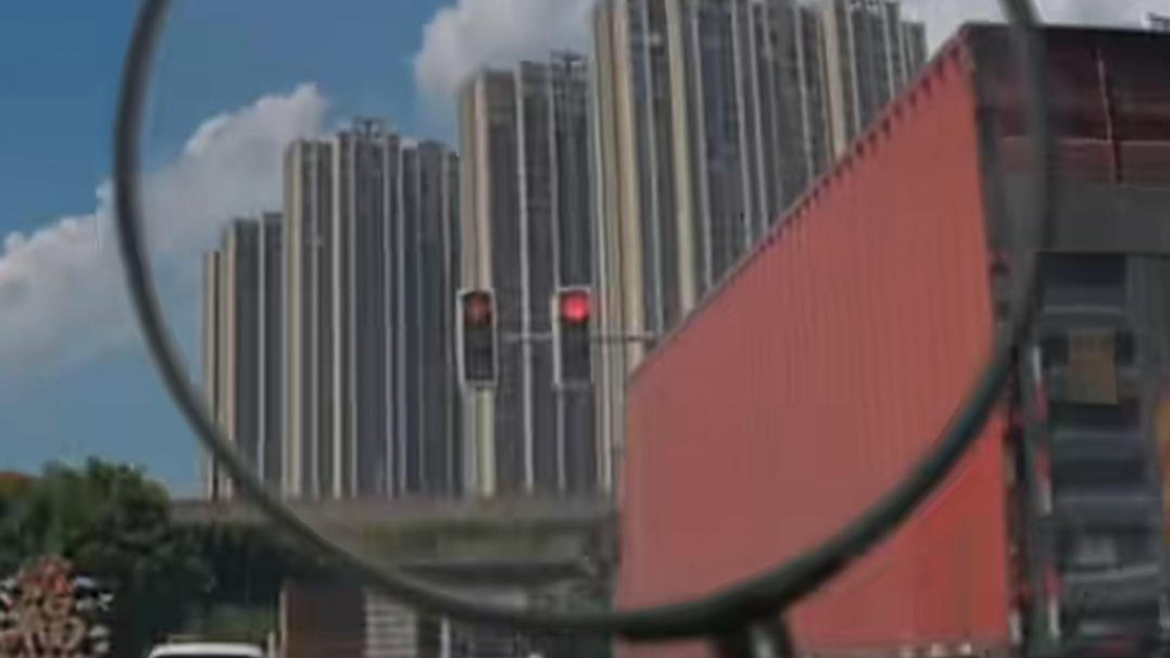 The owner of Xiaopeng, who ran a red light under the 