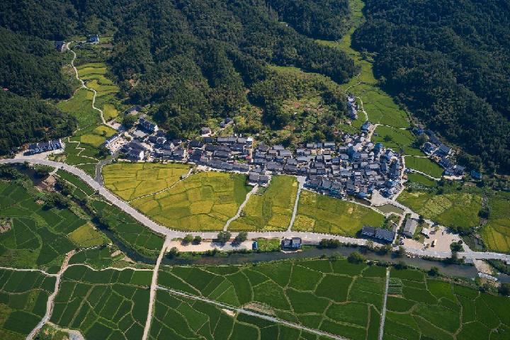 “景德镇手工瓷业遗存”列入《世界遗产名录》，我国世遗总数达61项