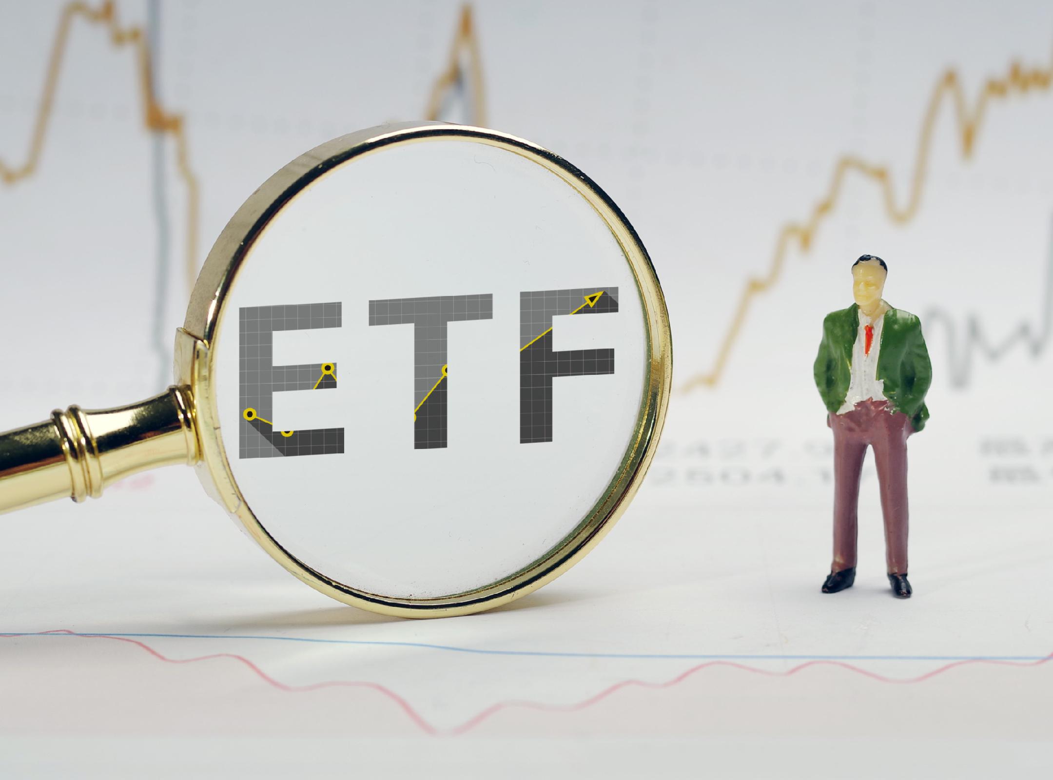 “主动”入局“被动”：数万亿ETF市场鏖战升级