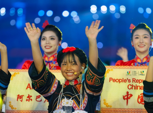 专访成都大运会开幕式凉山唱歌女孩：把民族文化唱给全世界听