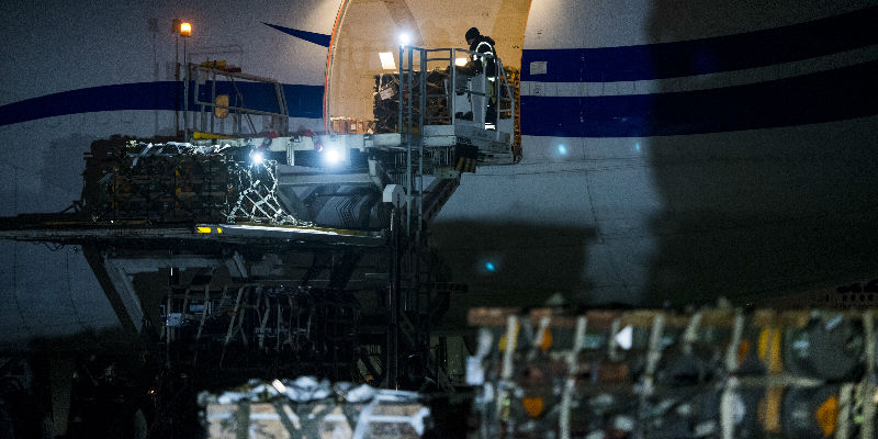 伟伟道来 | 第279天，美、英对乌军援开始升级