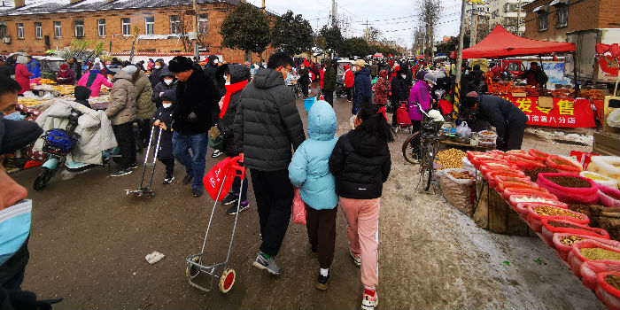 瑞雪中的“黄河大集”