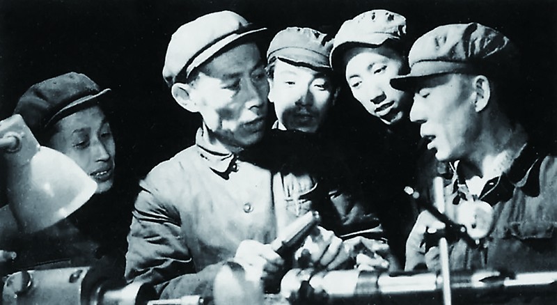 重锤与火犁，五个人的齐齐哈尔